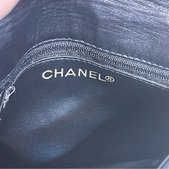 💕SOLD💕Chanel black quilted leather vintage belt bag bum bag - Picture 12 of 16